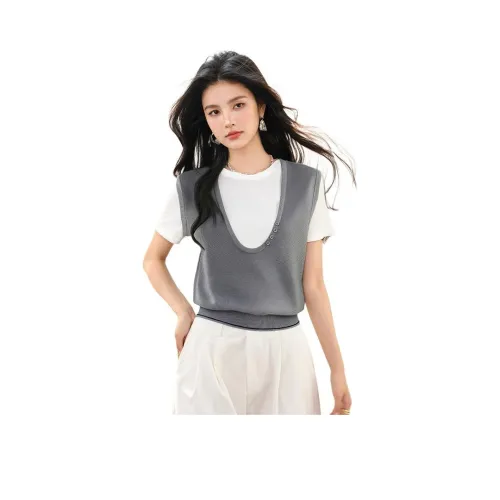 La Chapelle T Shirts Women's Gray