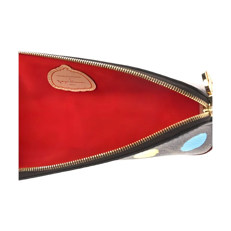 Yayoi Kusama X LOUIS VUITTON Elizabeth Travel Organizers-4
