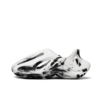 VAEL Galaxy Rendering Clogs Unisex