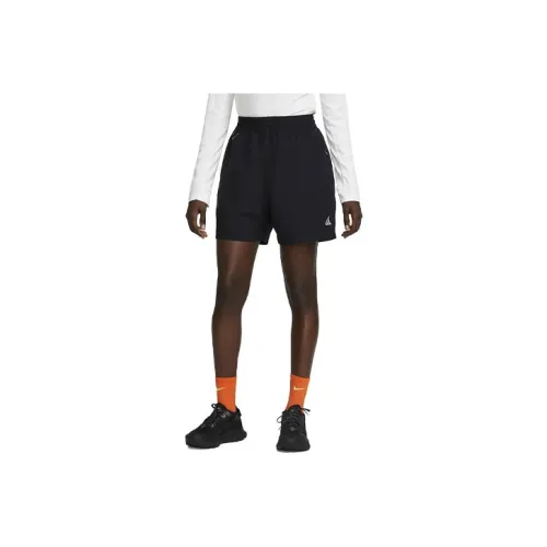 Nike ACG Women'ss Logo Embroidered Straight Leg Ruched shorts Black