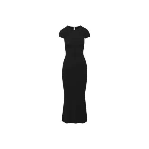 ARITZIA The Group By Babaton Luxe Lounge Disposition Dress Short-Sleeved Dresses Women's Black