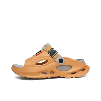 Budding Bear Beach Sandals Unisex