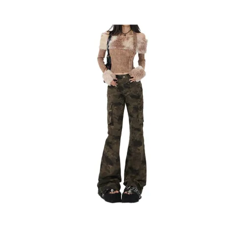The New Age Family Cargo Pants Women's Camouflage