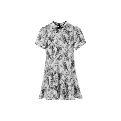 PAZZO Short Sleeved Dress Women's Black Floral With White Base
