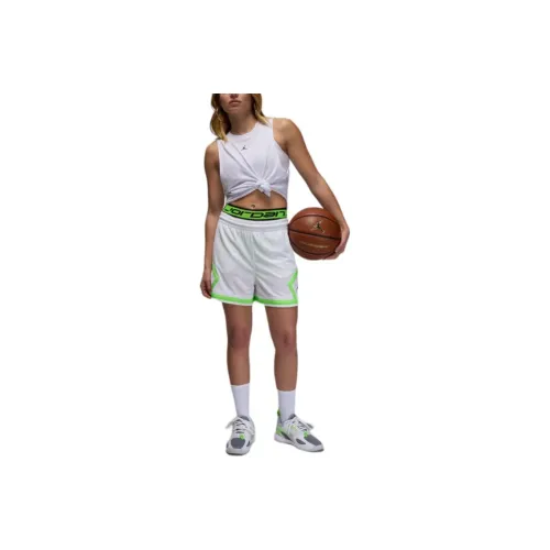 JORDAN Sport Women's 4' Diamond Shorts