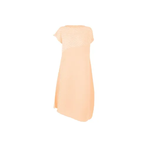 ISSEY MIYAKE Sleeveless Dress Women's Beige