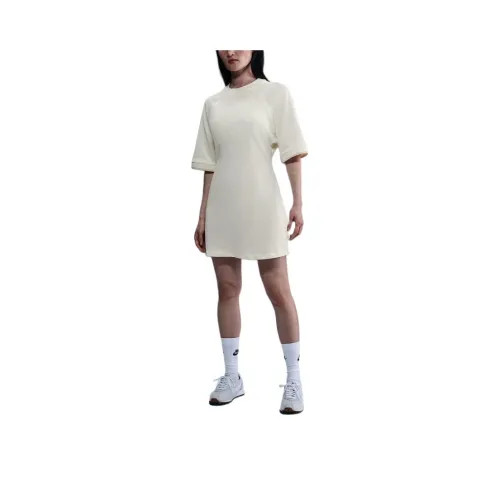 Nike Sportswear1972 Short Sleeved Dress Women's Canvas/Light Gold Woody Brown