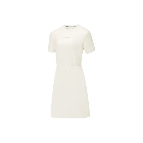Skechers GODRI Short Sleeved Dresses Women's Tofu White 0211