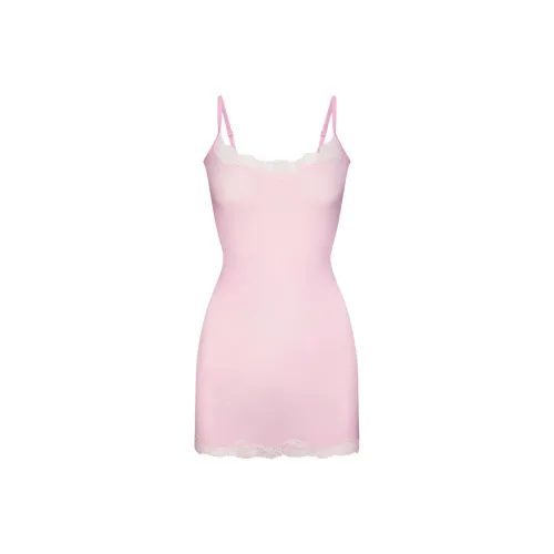 SKIMS FITS EVERYBODY LACE SLIP DRESS Slip Dresses Women
s .Imgur.com CHERRY BLOSSOM TONAL/Cherry Blossom Color