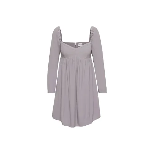 ARITZIA Sunday Best Halle Dress Long-Sleeved Dresses Women's Rocky Grey/Rocky Lime Gray