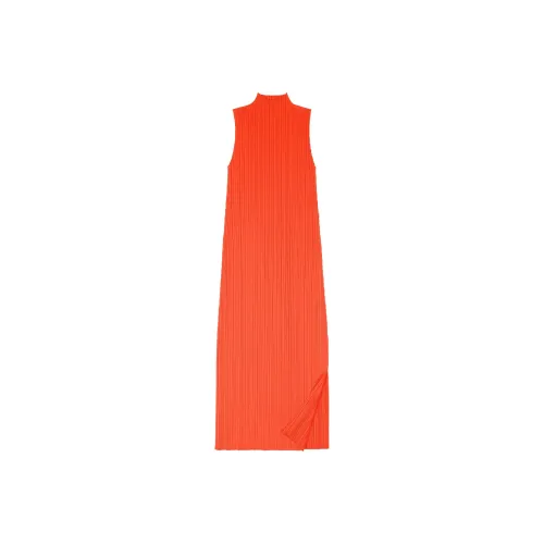 PLEATS PLEASE ISSEY MIYAKE Monthly Colors April Pleated Midi Dress