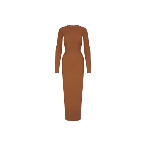 SKIMS FITS EVERYBODY CREW NECK LONG SLEEVE DRESS Long-Sleeved Dresses Women's Bronze