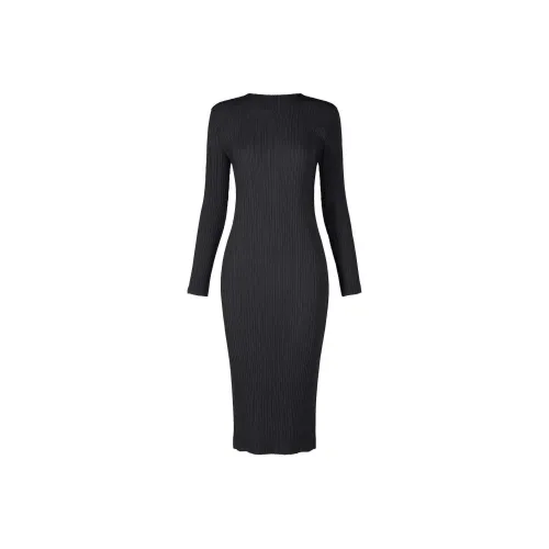 ISSEY MIYAKE Long Sleeved Dress Women's Black