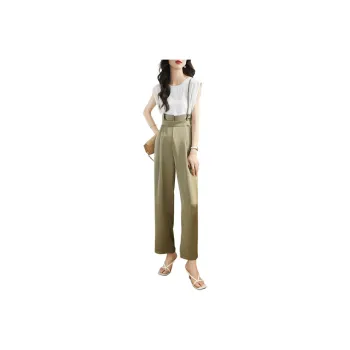 Mo Han Yi Mei Casual Suit Women's White On Top, Grayish Green On The Bottom.