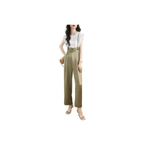 Mo Han Yi Mei Casual Suit Women's White On Top, Grayish Green On The Bottom.