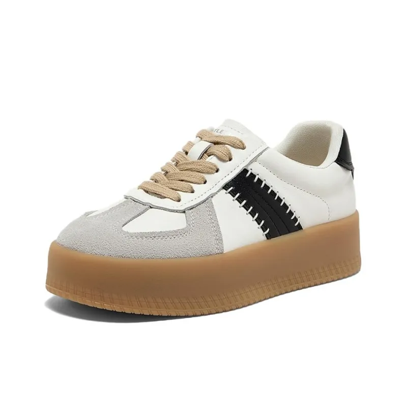 BATA Low Top Skateboard Shoes Women's-1