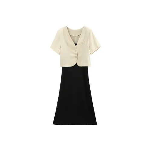A Paradise For Awakening Skirt Set Women's Beige Apricot