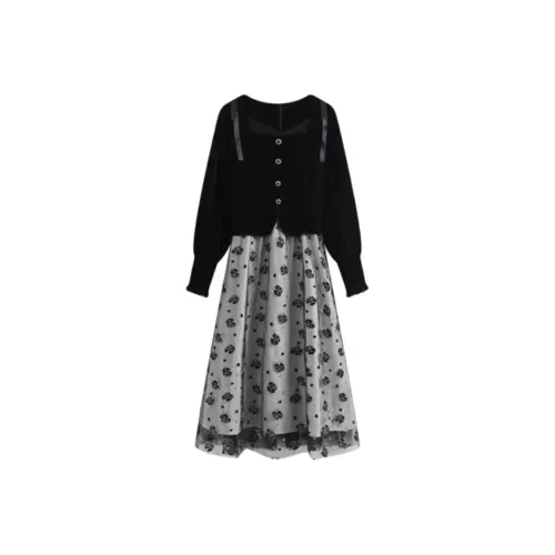 Lookinto Long Sleeved Dresses Women's Image Color