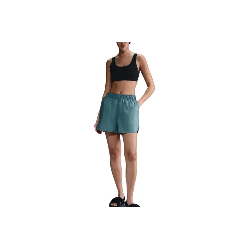 Nike Sportswear Chill Poplin Women's Mid Rise 5' Shorts