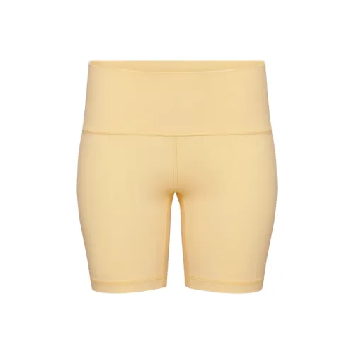 ARITZIA BUTTER Cheeky Hi Rise 7' Short Casual Shorts Women's Sunglow Yellow/Sunshine Yellow