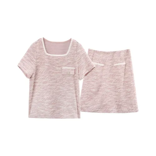A Paradise For Awakening Skirt Set Women's Pink