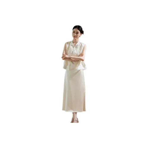 Hang Yi Court SS24 Skirt Set Women's Apricot