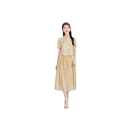 Like The Age Of Water Skirt Set Women's Apricot