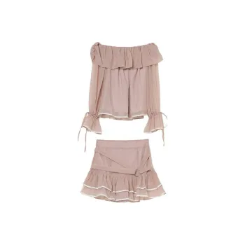 A head of Agua Two Piece Skirt Sets Women's Set Pink