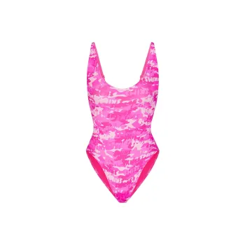 SKIMS SIGNATURE SWIM SCOOP NECK ONE PIECE One-piece Swimsuit Women's Pink Skims Camo/Pink Camouflage