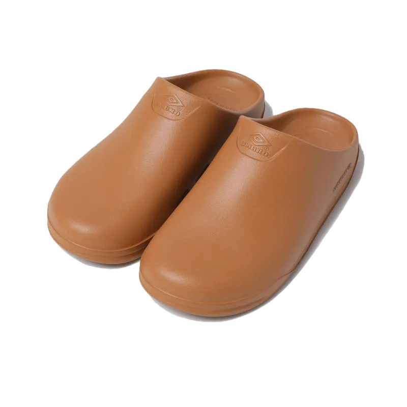 Umbro PHYLON Quiet Abrasion Resistant Closed Toe Slippers Unisex Brown-1