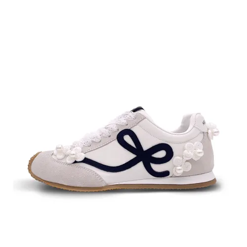 Hello CHEVRON White Low Top Casual Shoes Women's White Gray Black