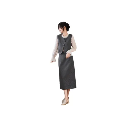 Like The Age Of Water Skirt Set Women's Gray