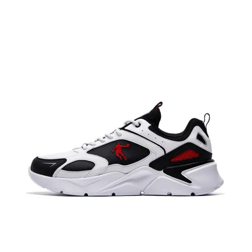 QIAODAN Wear resistant And Lightweight Low Top Casual Running Shoes Men's White Black