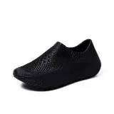 J6811 Black