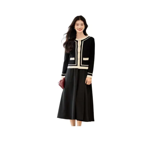 CARBAMMI Skirt Set Women's Black