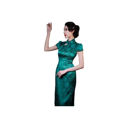 Shimiko Cheongsams Women's Jade And Brocade Robes