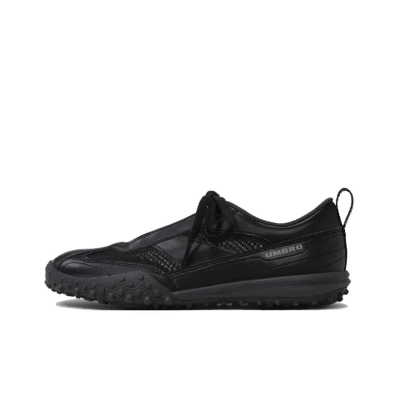 Umbro Anti Slip Wear Resistant Low Top Casual Shoes Unisex Black-0