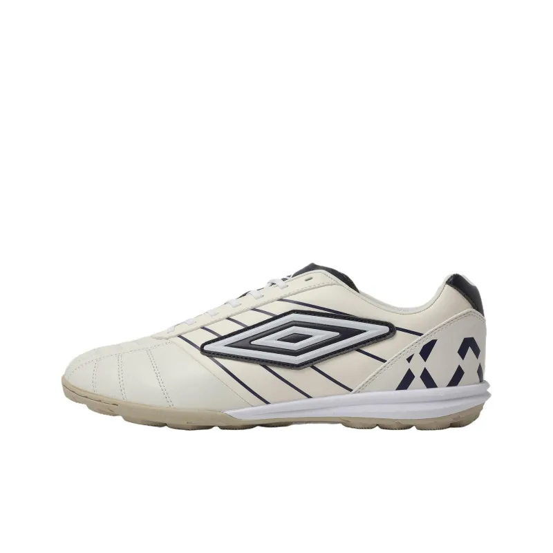 Umbro Anti Slip Wear Resistant Soccer Shoes Unisex White-0