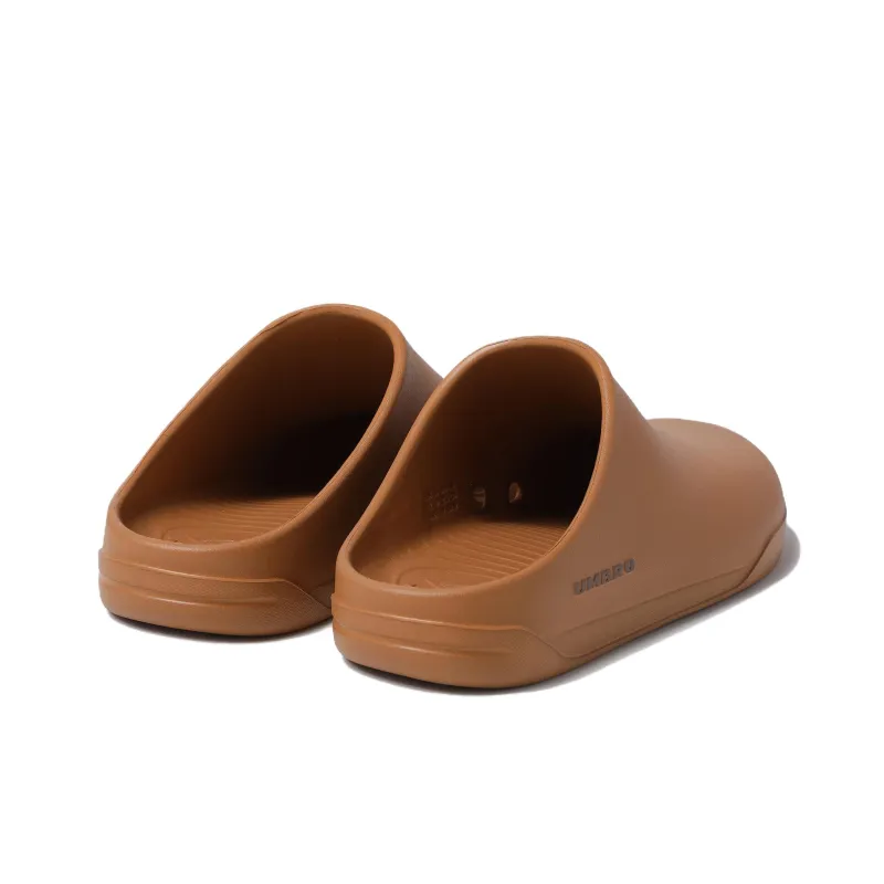 Umbro PHYLON Quiet Abrasion Resistant Closed Toe Slippers Unisex Brown-2