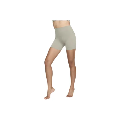 Nike Zenvy Women's Gentle Support High Waisted 5' Biker Shorts