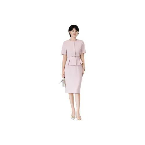 ONE SHALLOW Skirt Set Women's Pink