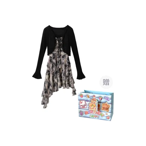 Gentle Welcome Skirt Set Women's