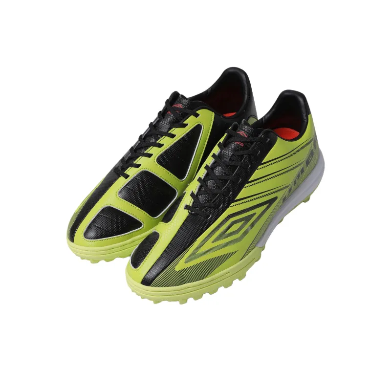 Umbro Anti Slip Wear Resistant Soccer Shoes Unisex Yellow-1