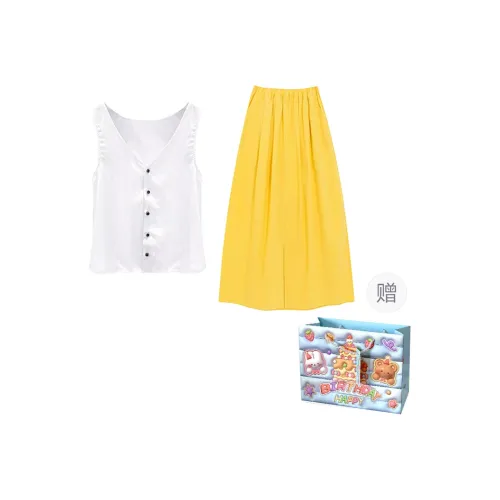 Gentle Welcome Skirt Set Women's