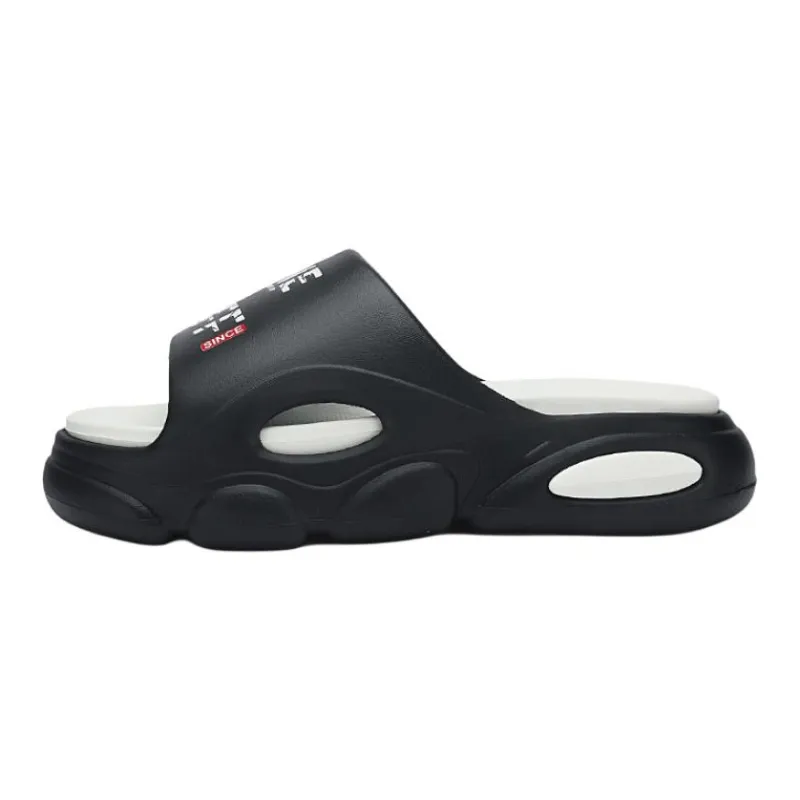 Le Drag Outerwear Slippers White Black-15