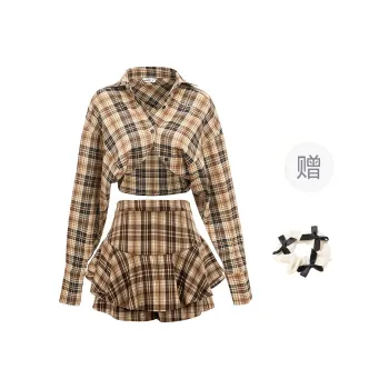 TURN UP Skirt Set Women's Image Color