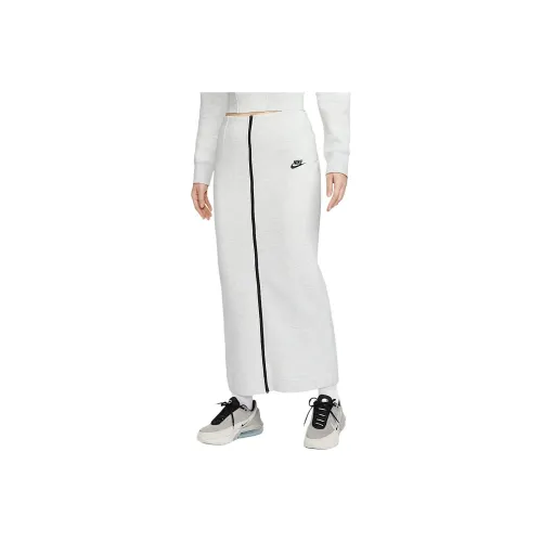 Nike Sportswear Tech Fleece Women's Slim Maxi Skirt