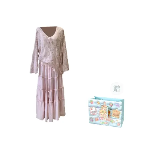 Gentle Welcome Skirt Set Women's