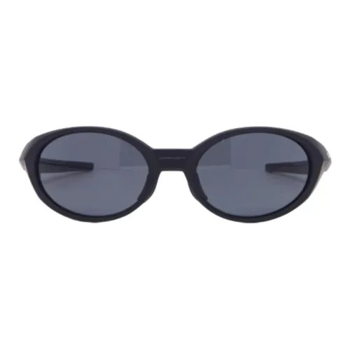 Oakley Subject To Official Website Cat Eye Sunglasses Unisex Black