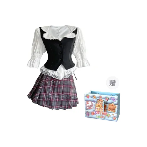 Gentle Welcome Skirt Set Women's